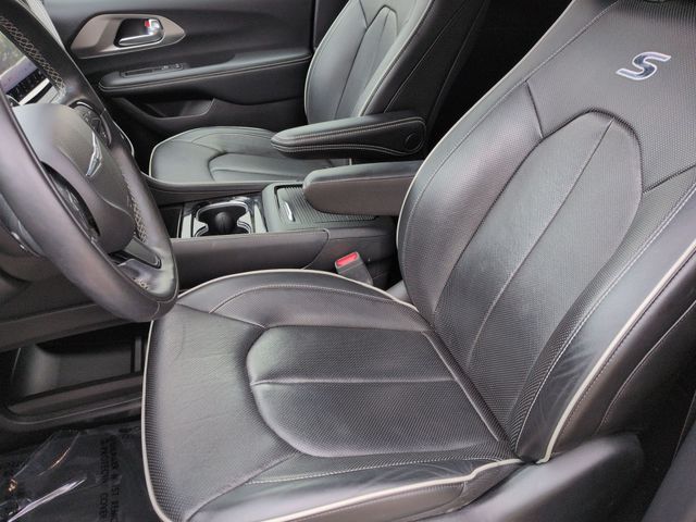 Thumbnail: 2022 Chrysler Pacifica - 10