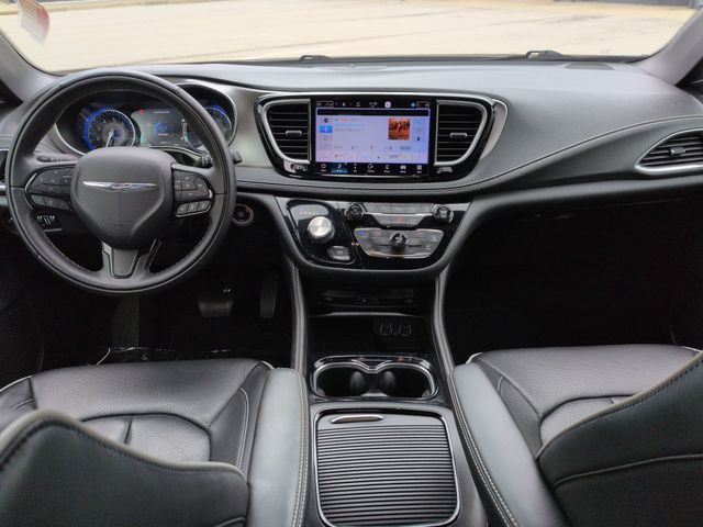 Thumbnail: 2022 Chrysler Pacifica - 9