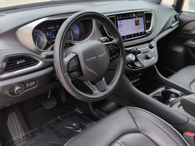 Thumbnail: 2022 Chrysler Pacifica - 2