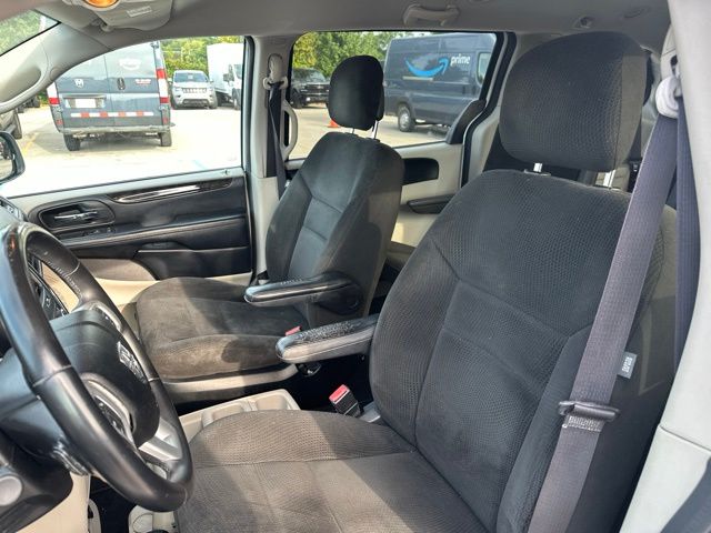 Thumbnail: 2016 Dodge Grand Caravan - 4