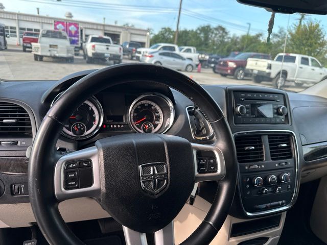 Thumbnail: 2016 Dodge Grand Caravan - 2