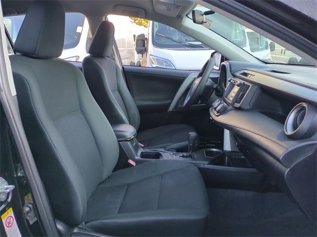 Thumbnail: 2016 Toyota RAV4 - 10