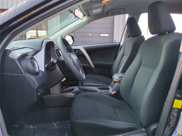 Thumbnail: 2016 Toyota RAV4 - 9