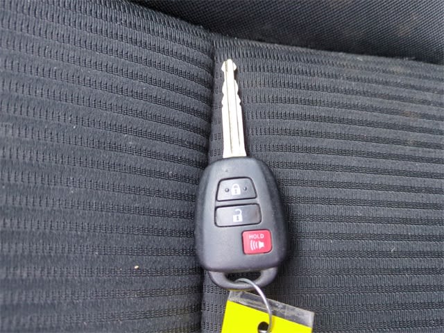 Thumbnail: 2016 Toyota RAV4 - 17