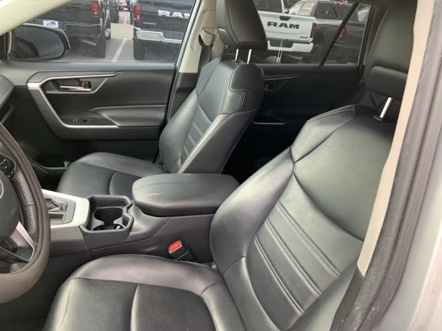 Thumbnail: 2020 Toyota RAV4 - 8