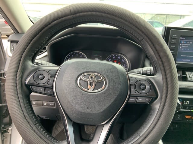 Thumbnail: 2020 Toyota RAV4 - 7