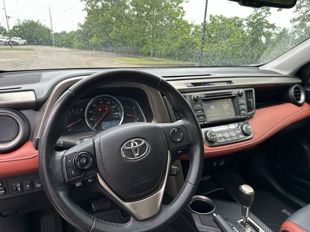 Thumbnail: 2015 Toyota RAV4 - 2