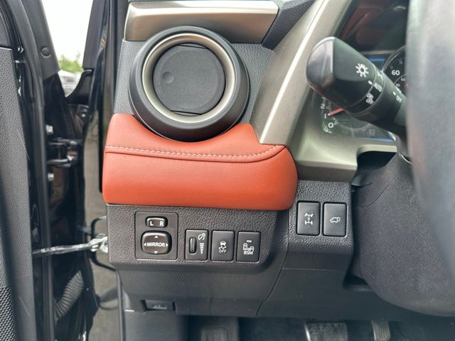 Thumbnail: 2015 Toyota RAV4 - 17