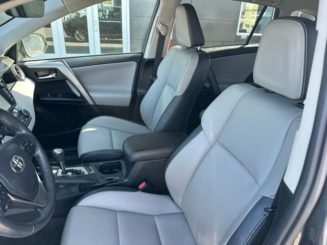 Thumbnail: 2017 Toyota RAV4 - 9