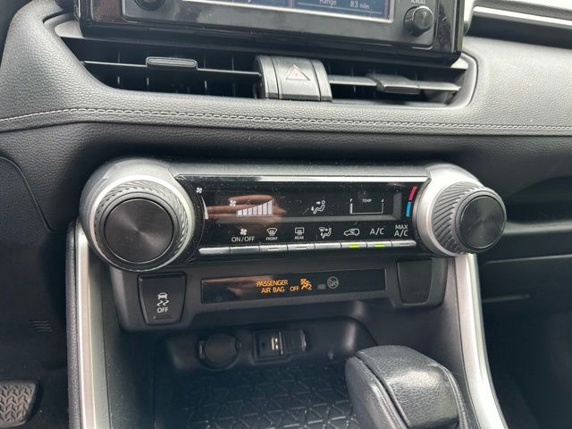 Thumbnail: 2019 Toyota RAV4 - 14