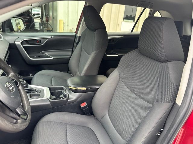 Thumbnail: 2019 Toyota RAV4 - 8