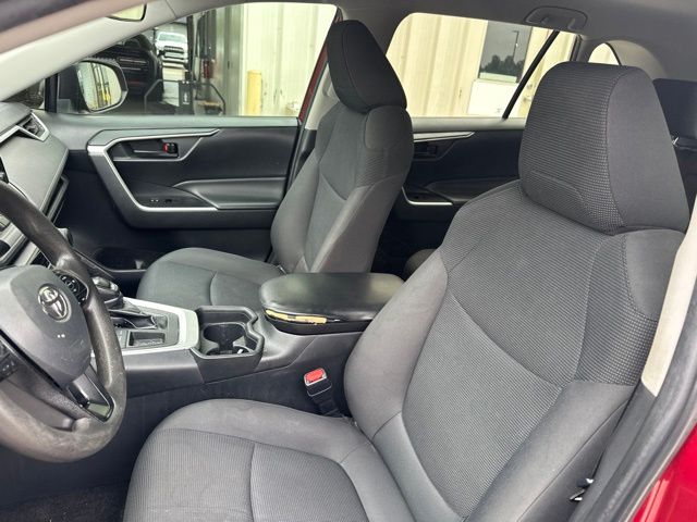 Thumbnail: 2019 Toyota RAV4 - 7
