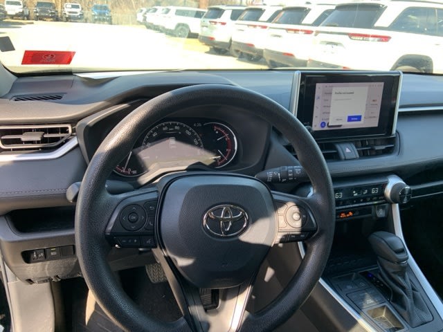 2023 Toyota RAV4 XLE 2