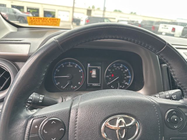 Thumbnail: 2018 Toyota RAV4 - 11