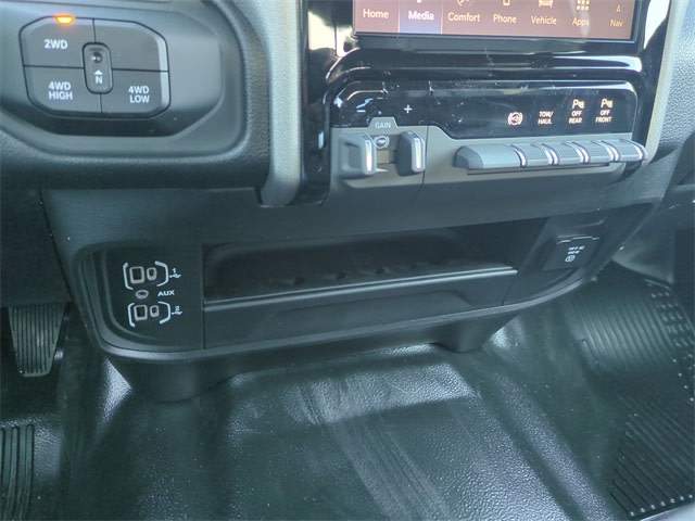 Thumbnail: 2026 RAM 3500 - 33