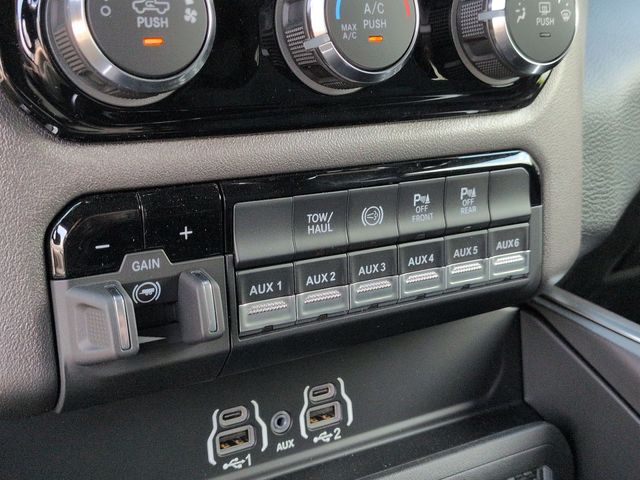 Thumbnail: 2026 RAM 3500 - 39