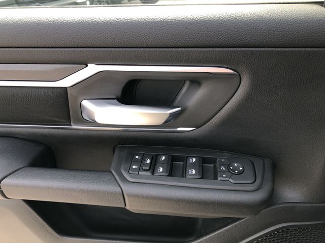 Thumbnail: 2026 RAM 1500 - 26