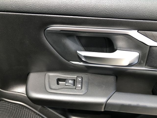 Thumbnail: 2026 RAM 1500 - 33