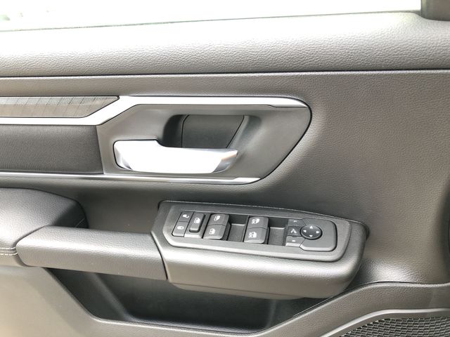 Thumbnail: 2026 RAM 1500 - 33