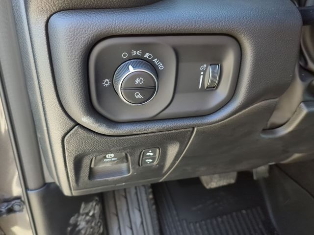 Thumbnail: 2026 RAM 1500 - 25