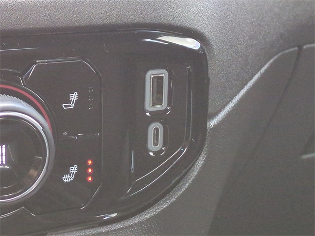 Thumbnail: 2024 Chevrolet Silverado 1500 - 32