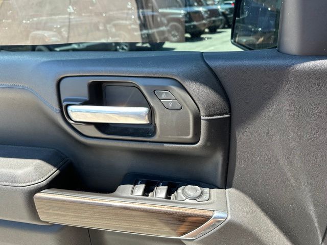 Thumbnail: 2021 Chevrolet Silverado 1500 - 17