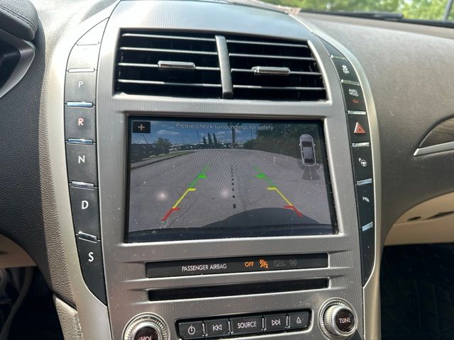 Thumbnail: 2019 Lincoln MKZ - 16
