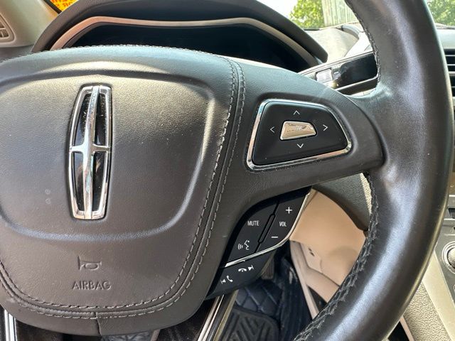 Thumbnail: 2019 Lincoln MKZ - 18