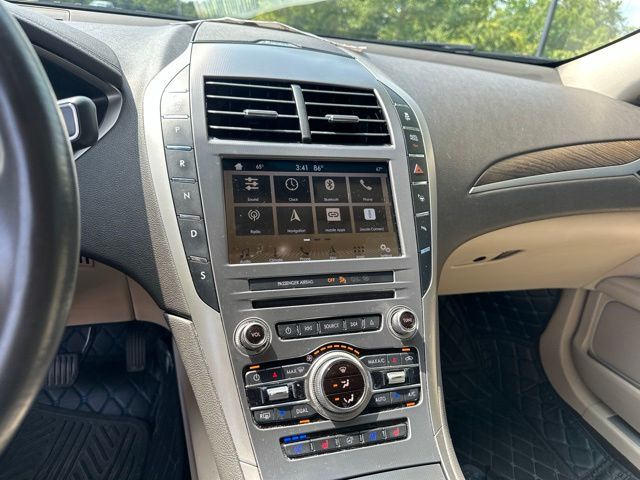 Thumbnail: 2019 Lincoln MKZ - 10