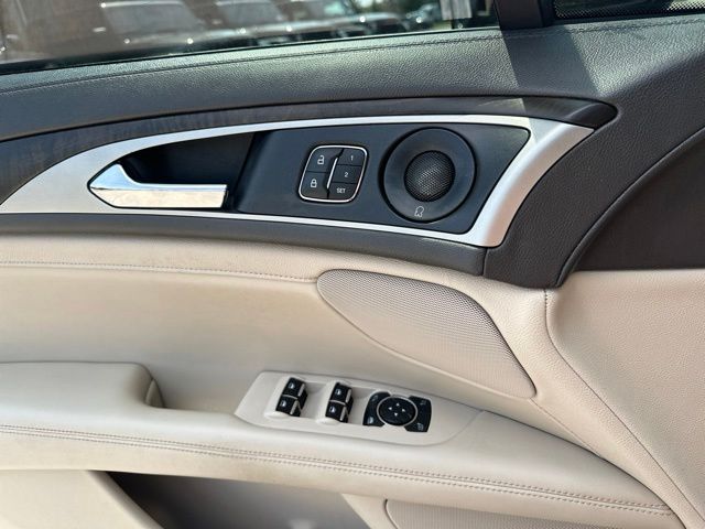 Thumbnail: 2019 Lincoln MKZ - 20