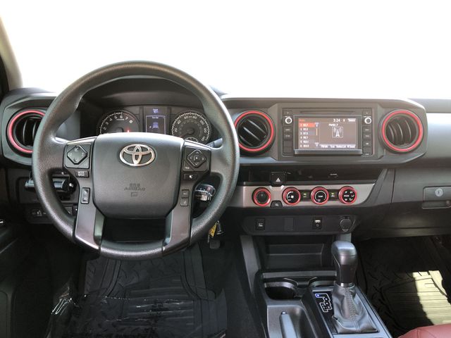 Thumbnail: 2018 Toyota Tacoma - 8