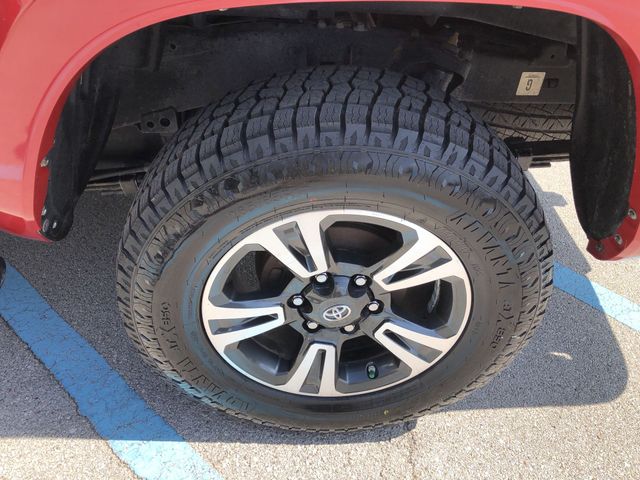 Thumbnail: 2016 Toyota Tacoma - 7