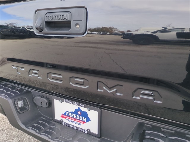 Thumbnail: 2021 Toyota Tacoma - 27