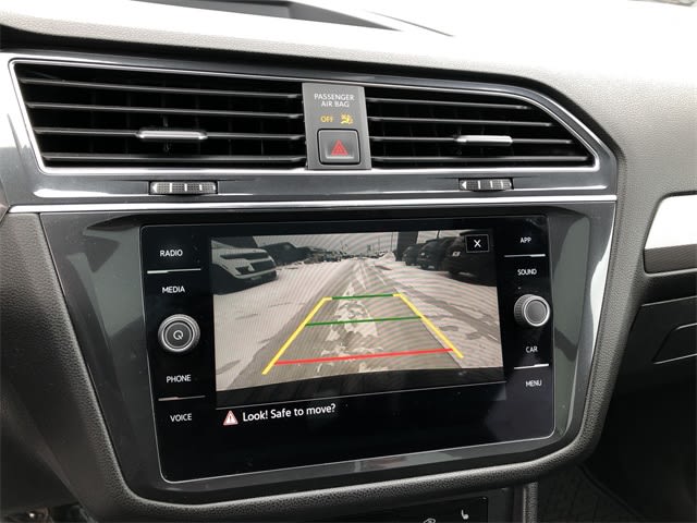 Thumbnail: 2022 Volkswagen Tiguan - 20