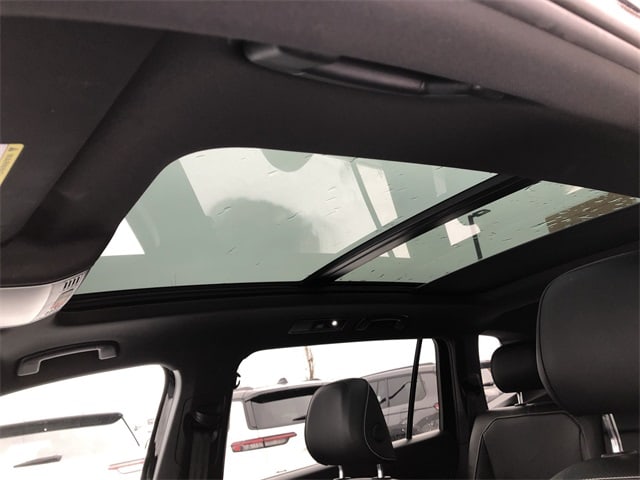 Thumbnail: 2022 Volkswagen Tiguan - 18