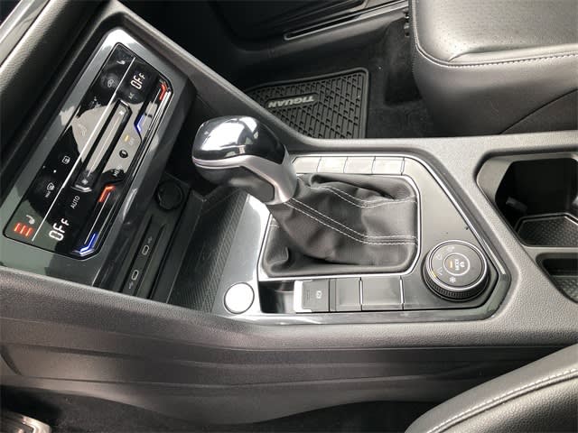 Thumbnail: 2022 Volkswagen Tiguan - 11