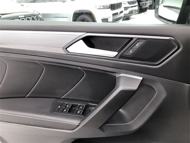 Thumbnail: 2022 Volkswagen Tiguan - 24