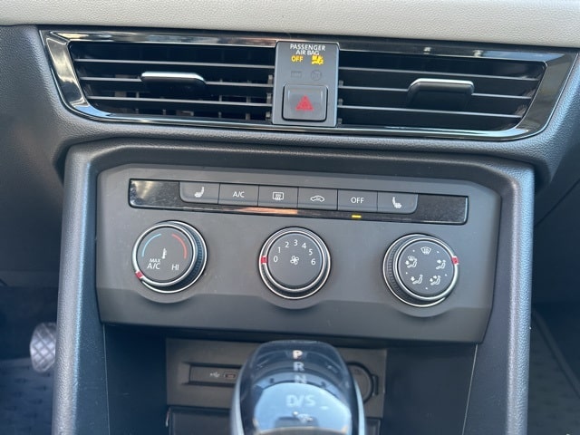 Thumbnail: 2022 Volkswagen Taos - 14