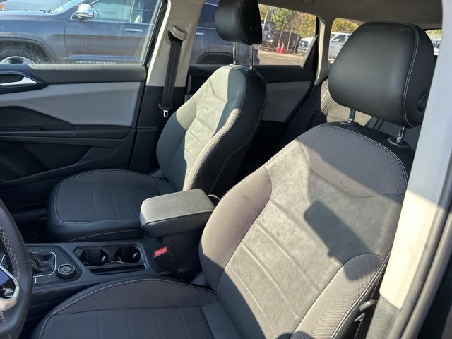 Thumbnail: 2022 Volkswagen Taos - 8