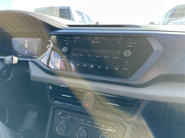 Thumbnail: 2022 Volkswagen Taos - 13