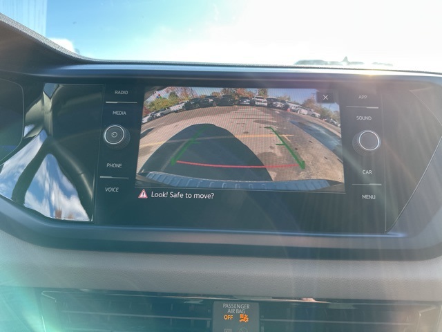 Thumbnail: 2022 Volkswagen Taos - 10