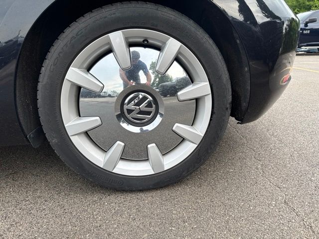 Thumbnail: 2013 Volkswagen Beetle - 7