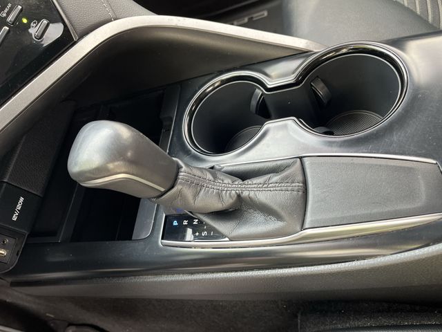 Thumbnail: 2019 Toyota Camry - 30