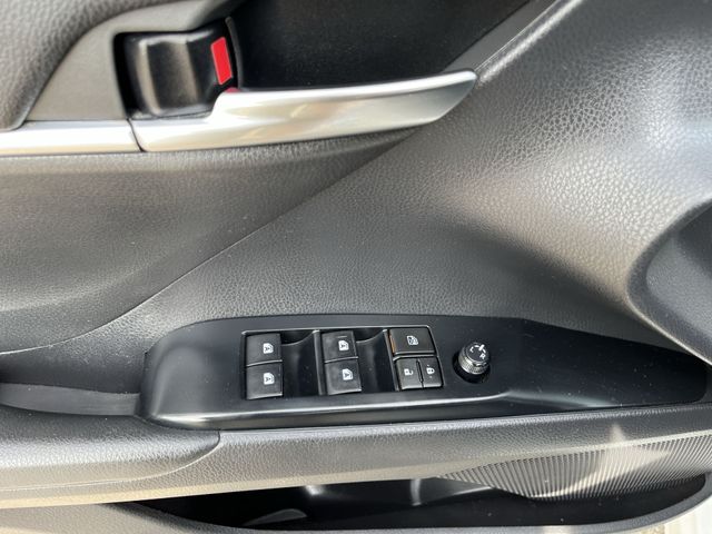 Thumbnail: 2019 Toyota Camry - 31