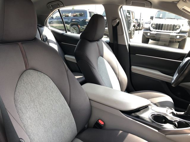 Thumbnail: 2019 Toyota Camry - 37