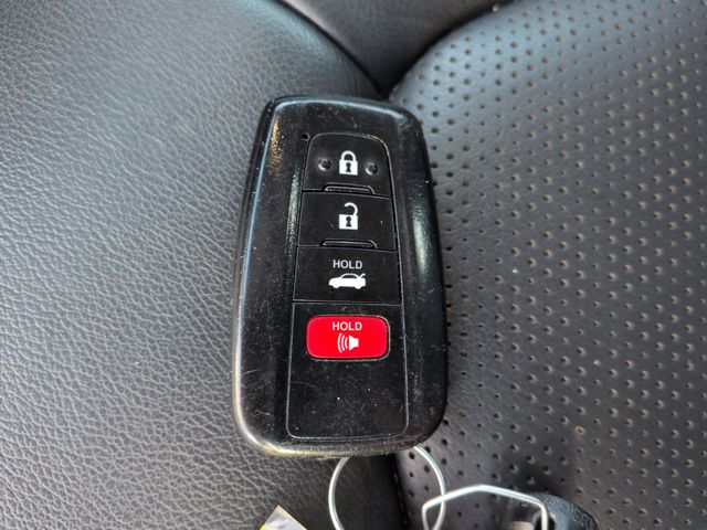 Thumbnail: 2018 Toyota Camry - 17