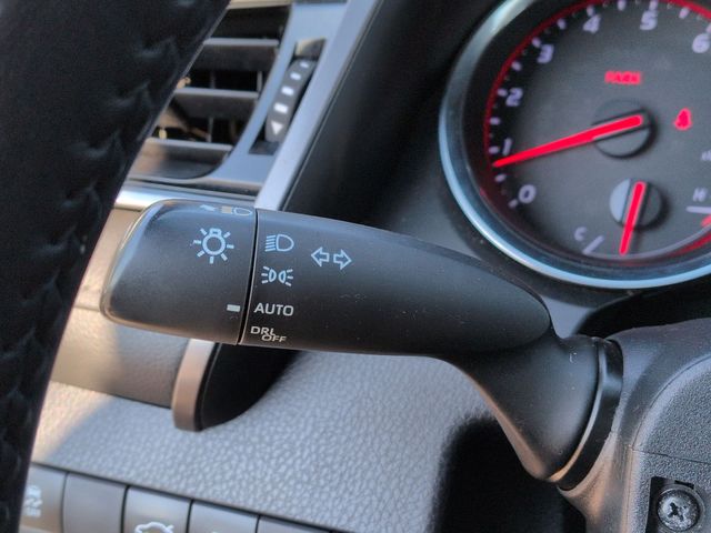 Thumbnail: 2018 Toyota Camry - 32