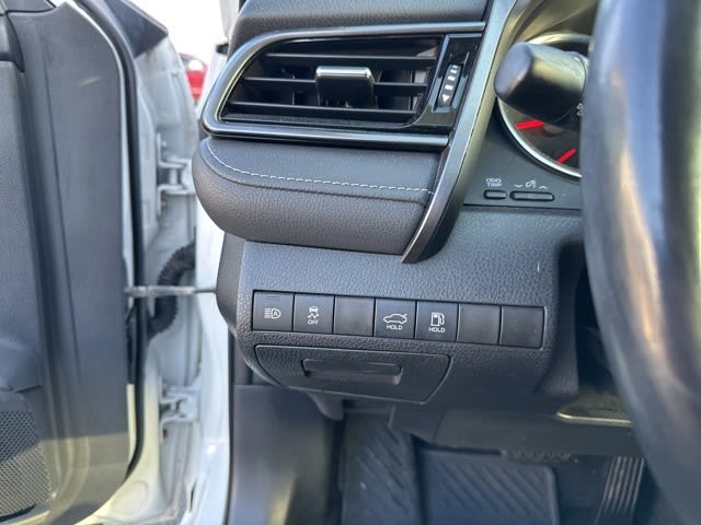 Thumbnail: 2019 Toyota Camry - 13