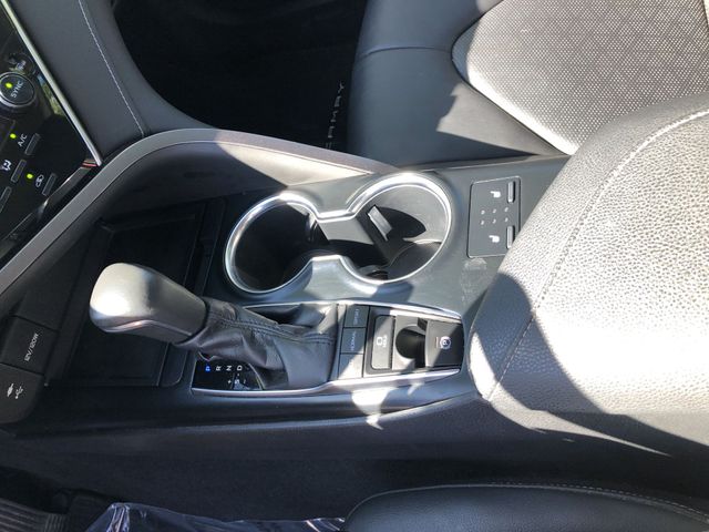 Thumbnail: 2018 Toyota Camry - 13