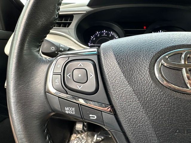 Thumbnail: 2016 Toyota Avalon - 10
